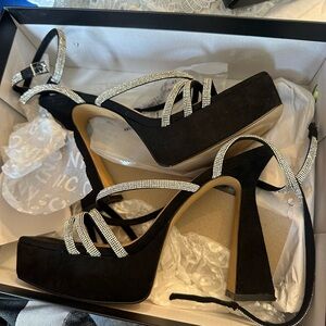 Beautiful shoes size 10